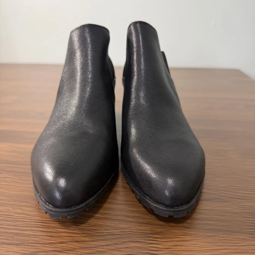 Vionic sleek black